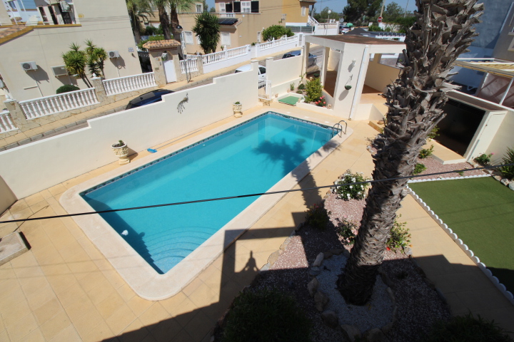 Chalet te koop in Villamartín-Las Filipinas (Orihuela)