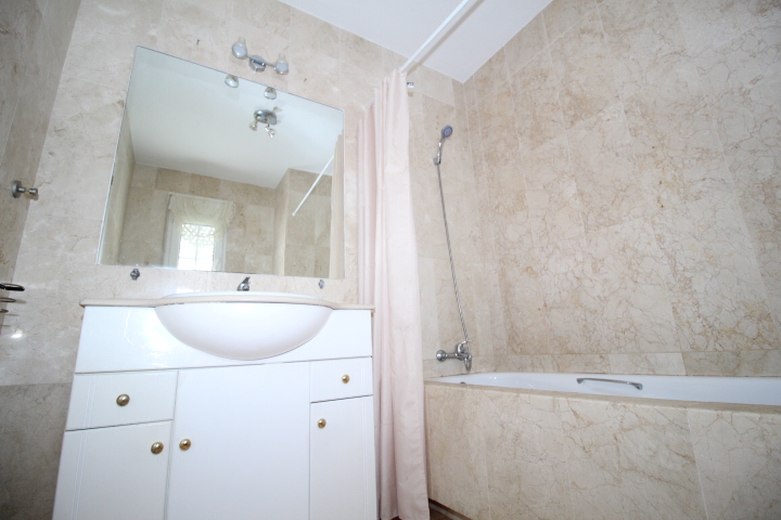 Chalet independiente con piscina privada en Villamartin - El Galan