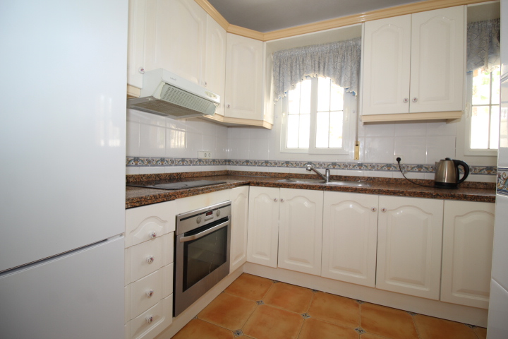 Chalet independiente con piscina privada en Villamartin - El Galan