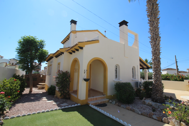Chalet te koop in Villamartín-Las Filipinas (Orihuela)