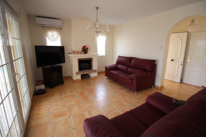 Chalet independiente con piscina privada en Villamartin - El Galan