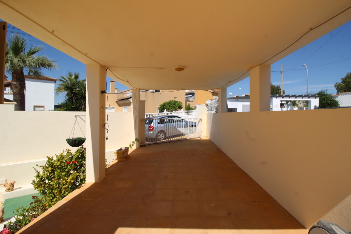 Chalet te koop in Villamartín-Las Filipinas (Orihuela)