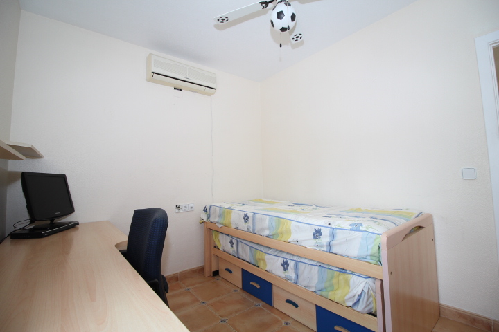 Chalet independiente con piscina privada en Villamartin - El Galan