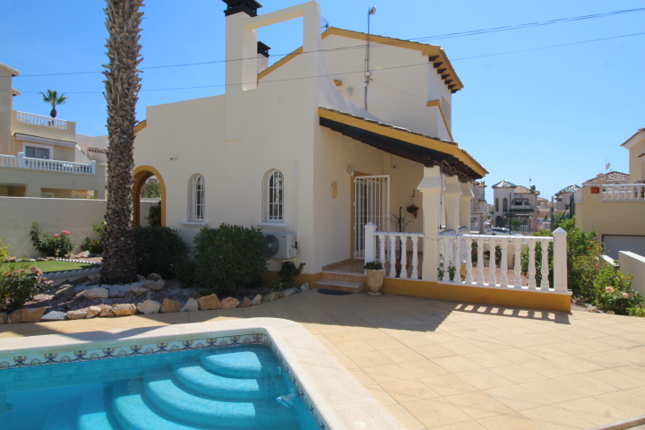 Chalet te koop in Villamartín-Las Filipinas (Orihuela)