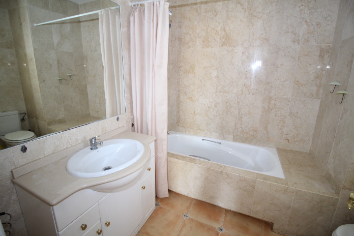 Chalet independiente con piscina privada en Villamartin - El Galan