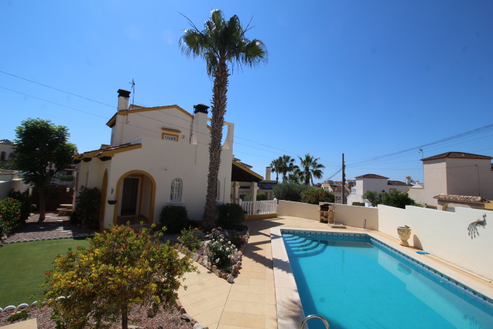 Chalet te koop in Villamartín-Las Filipinas (Orihuela)