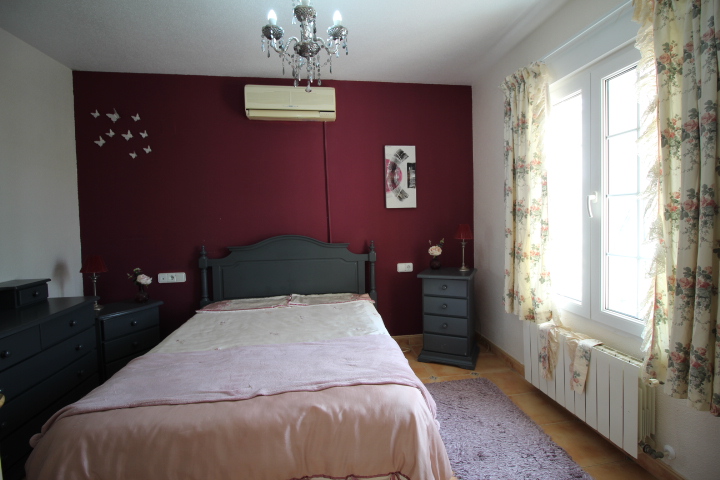 Chalet independiente con piscina privada en Villamartin - El Galan