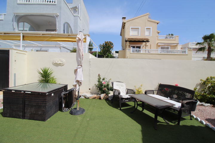 Chalet independiente con piscina privada en Villamartin - El Galan