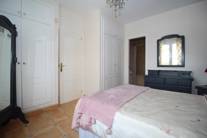 Chalet independiente con piscina privada en Villamartin - El Galan