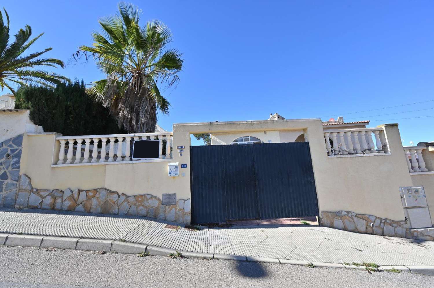 ¡Vivienda Adosada en Torrevieja: Comodidad, Estilo y Ubicación Inmejorable!