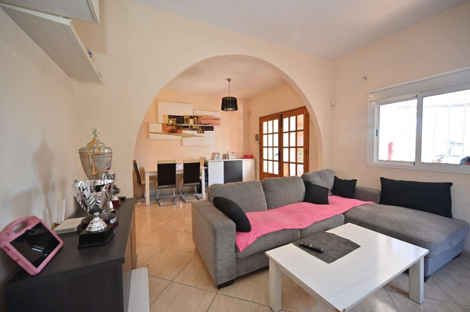 ¡Vivienda Adosada en Torrevieja: Comodidad, Estilo y Ubicación Inmejorable!