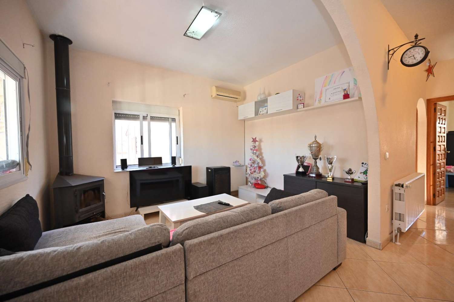 ¡Vivienda Adosada en Torrevieja: Comodidad, Estilo y Ubicación Inmejorable!