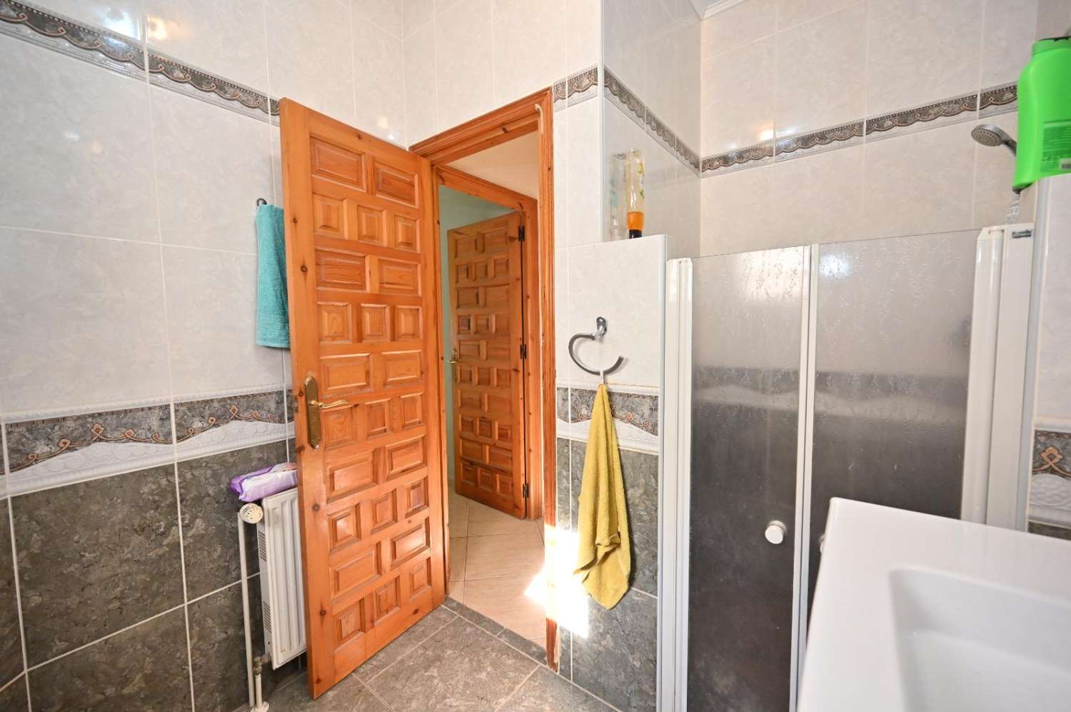 ¡Vivienda Adosada en Torrevieja: Comodidad, Estilo y Ubicación Inmejorable!