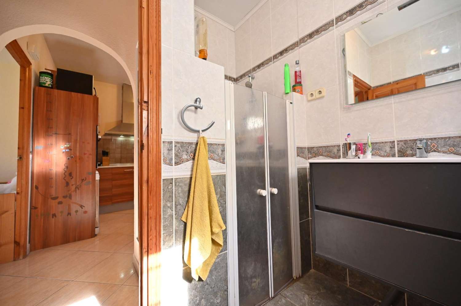 ¡Vivienda Adosada en Torrevieja: Comodidad, Estilo y Ubicación Inmejorable!