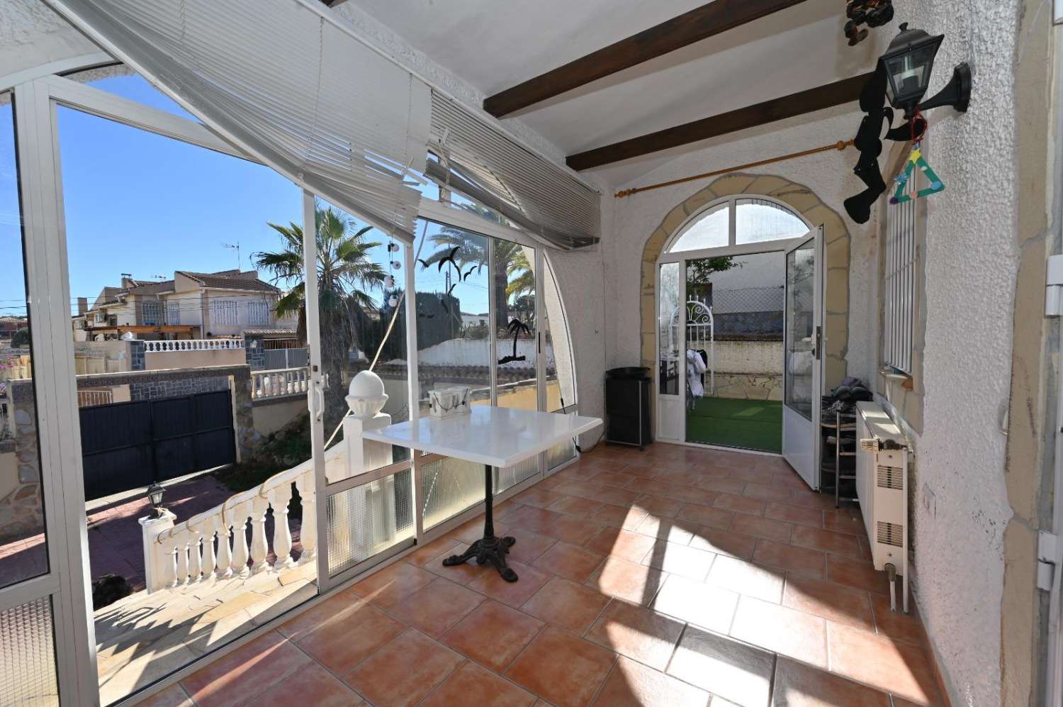 ¡Vivienda Adosada en Torrevieja: Comodidad, Estilo y Ubicación Inmejorable!