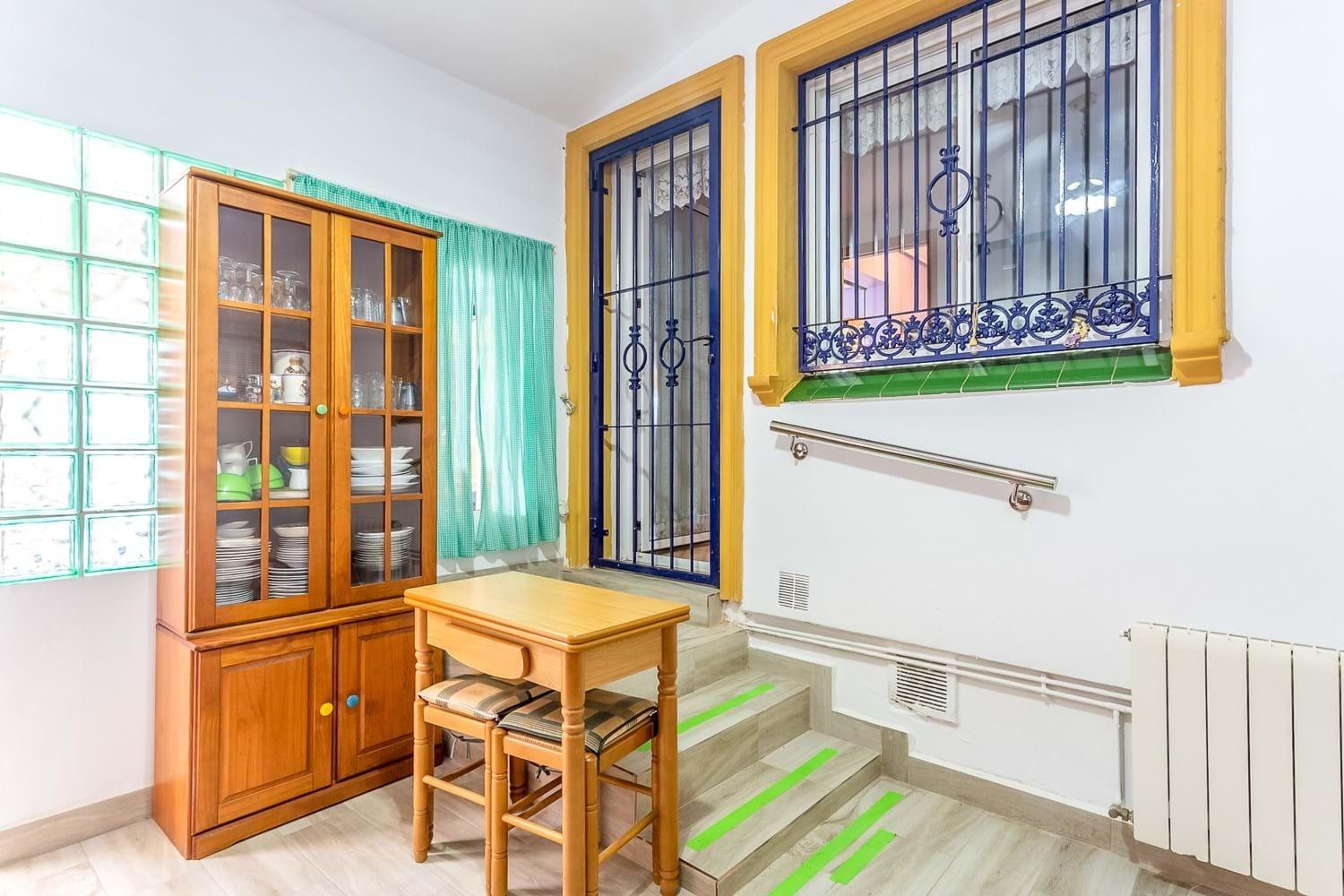 Chalet independiente con vistas al mar y gran parcela en Orihuela Costa