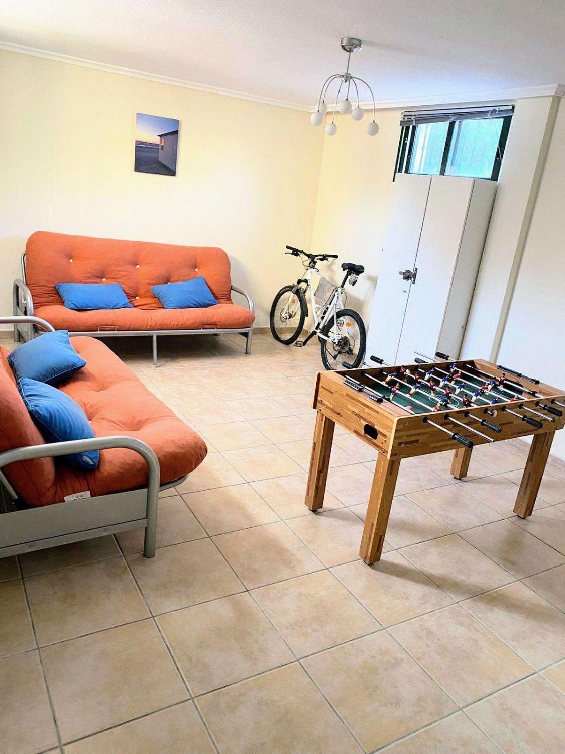 Chalet Independiente con Piscina Privada en Villamartín Calidad de Vida, Sol y Confort por 355.000€