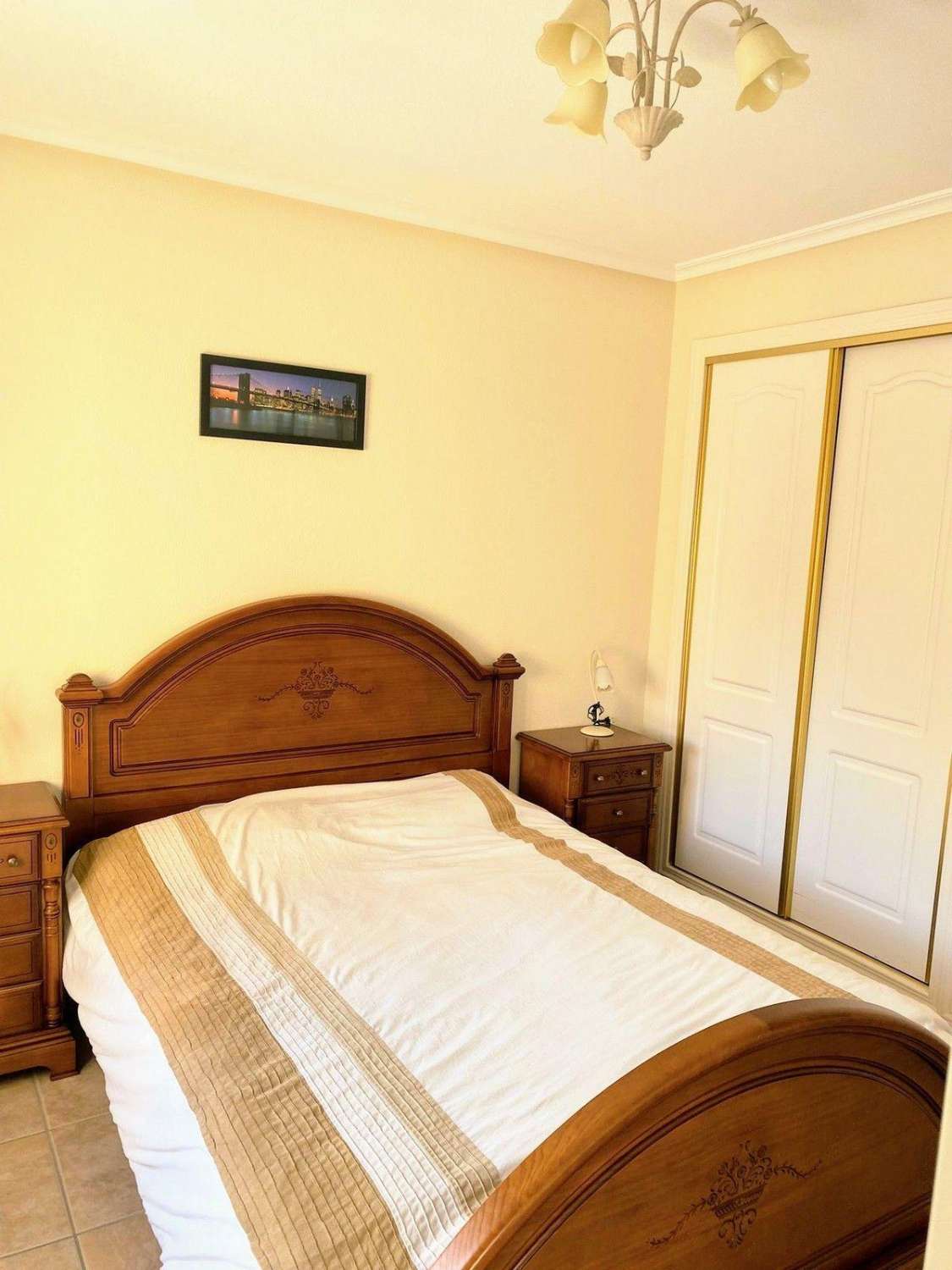 Chalet Independiente con Piscina Privada en Villamartín Calidad de Vida, Sol y Confort por 355.000€