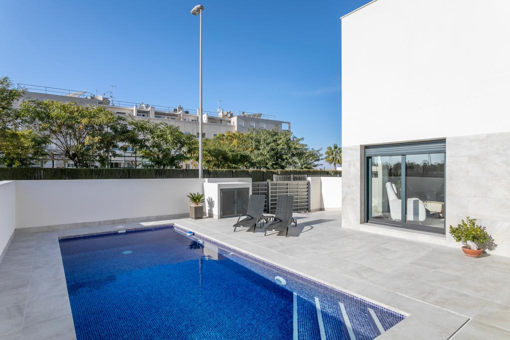 Villa in vendita a Daya Nueva
