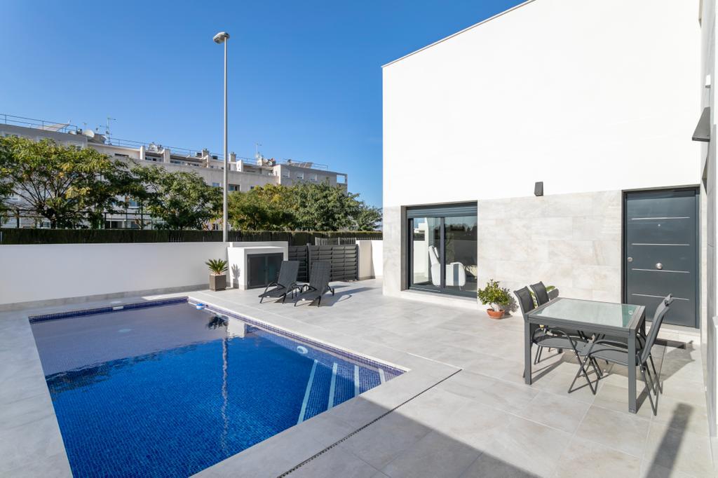 Villa in vendita a Daya Nueva