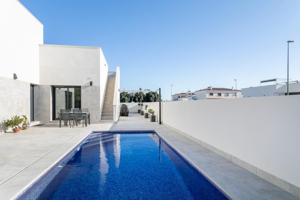 Villa in vendita a Daya Nueva