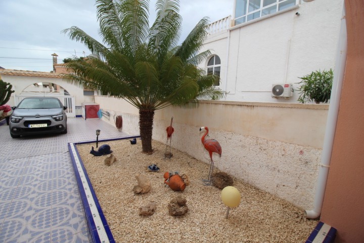 Chalet independiente con piscina privada en Las Filipinas, Villamartin