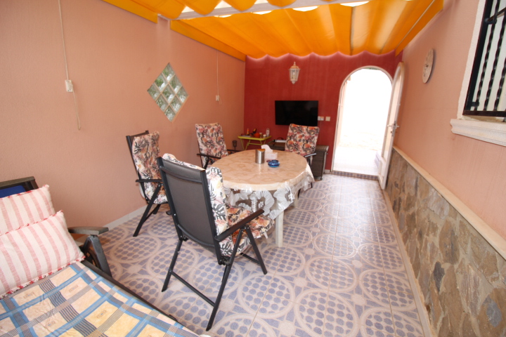 Chalet independiente con piscina privada en Las Filipinas, Villamartin