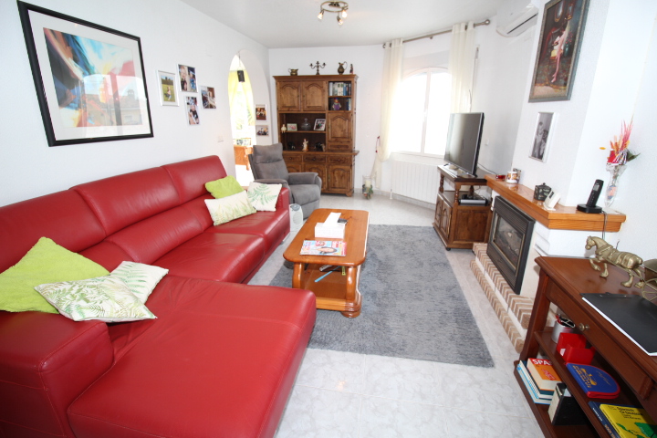 Chalet independiente con piscina privada en Las Filipinas, Villamartin