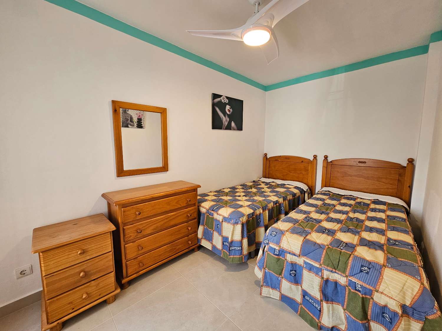Villa de 4 dormitorios en venta en Villamartin