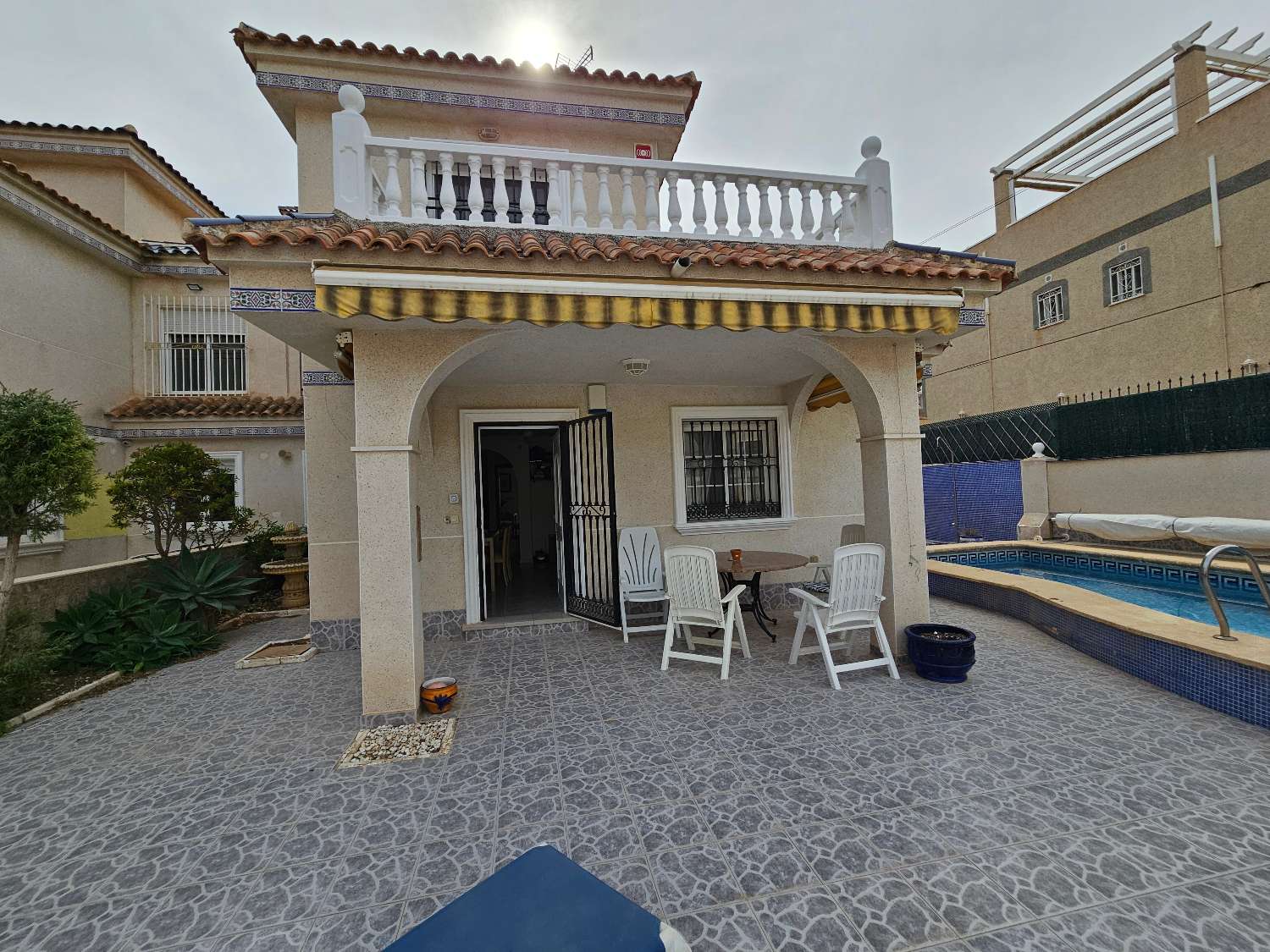 Villa de 4 dormitorios en venta en Villamartin