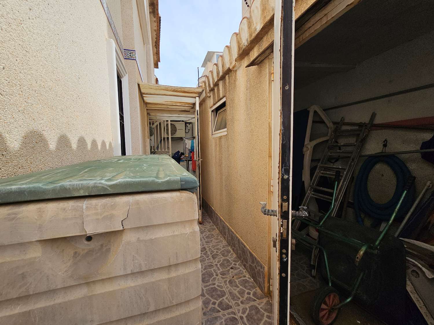 Villa de 4 dormitorios en venta en Villamartin