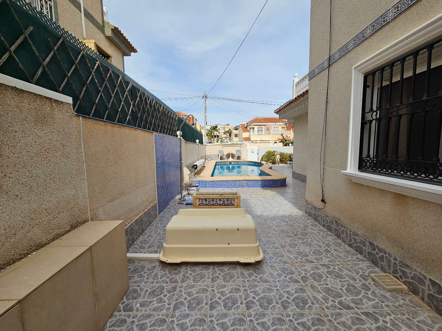 Villa de 4 dormitorios en venta en Villamartin