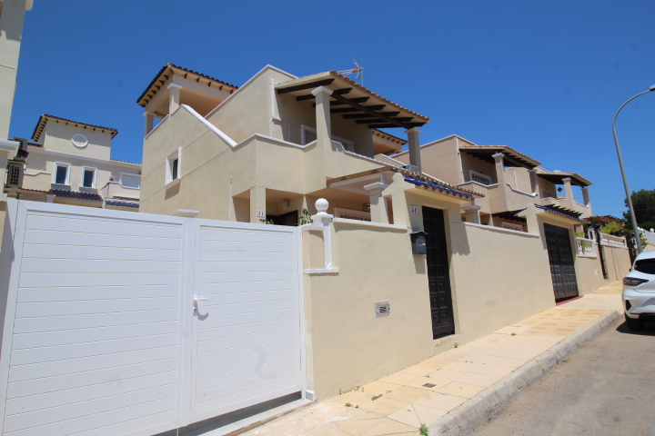 Chalet Independiente en El Galán con Vistas al Mar