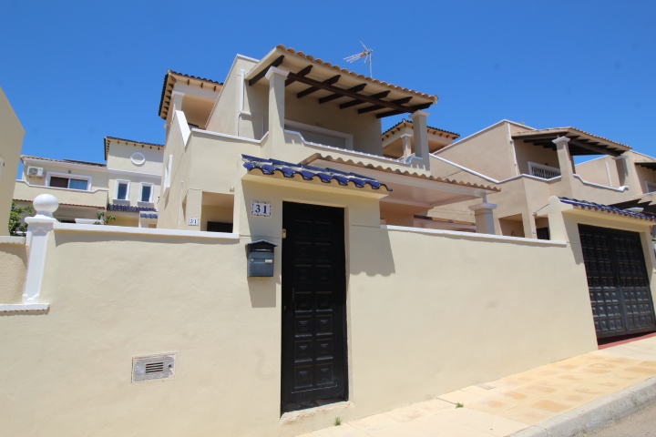Chalet Independiente en El Galán con Vistas al Mar