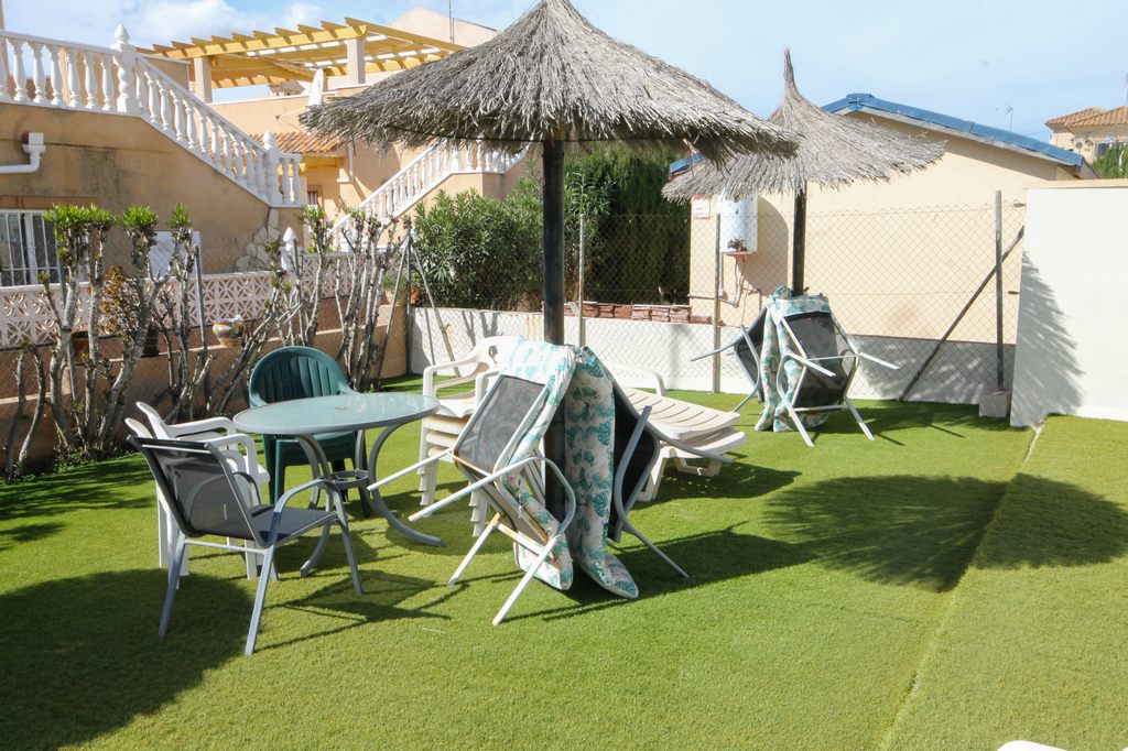 Fabuloso chalet adosado de 3 dormitorios con piscina