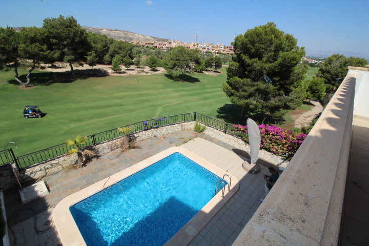 Espectacular Chalet Pareado en Primera Línea en La Finca Golf