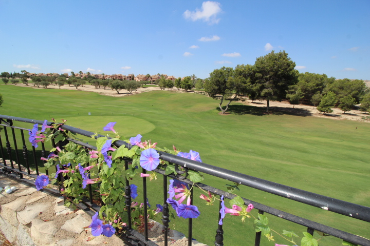 Espectacular Chalet Pareado en Primera Línea en La Finca Golf