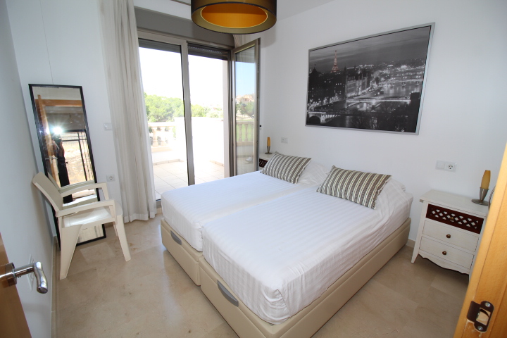 Espectacular Chalet Pareado en Primera Línea en La Finca Golf