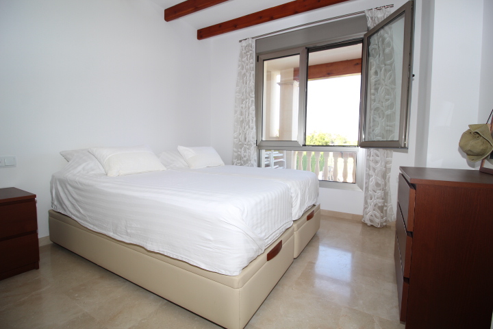 Espectacular Chalet Pareado en Primera Línea en La Finca Golf