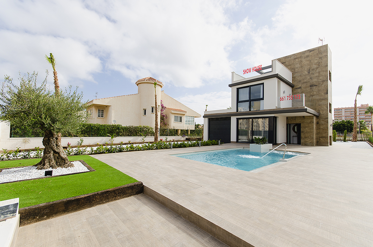Villa de Lujo con 4 habitaciones y piscina privada en Dehesa de Campoamor (Orihuela Costa)
