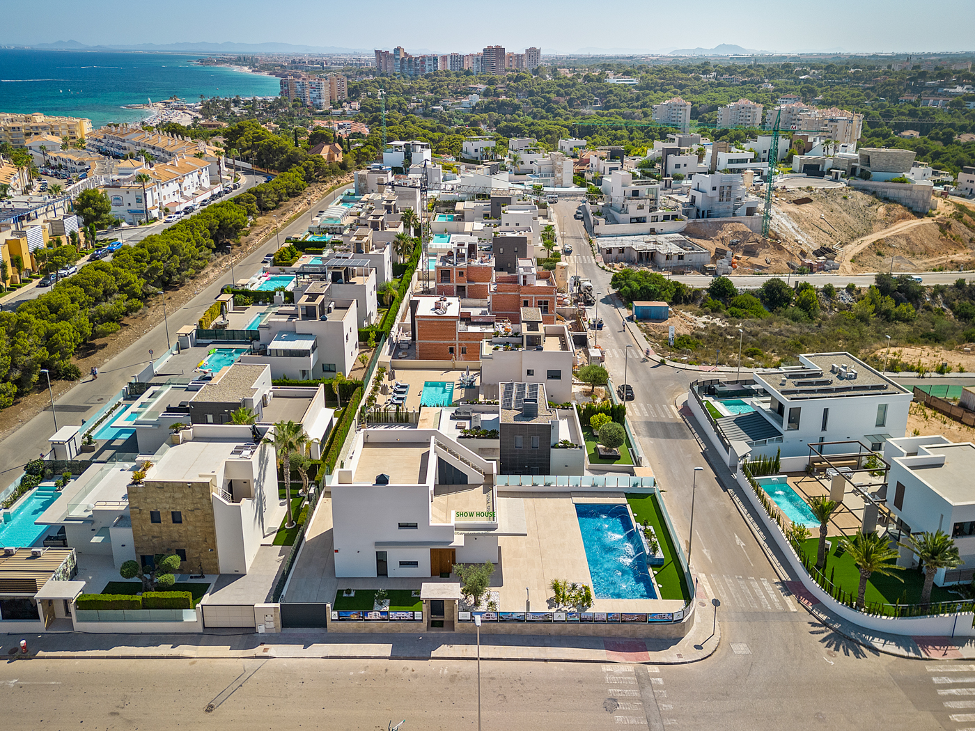Luxury Villa with 3 bedrooms and private pool in Dehesa de Campoamor (Orihuela Costa)