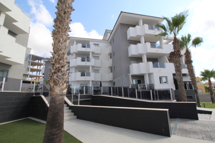 Luxuswohnung in einer Wohnanlage in Villamartin – 2. Etage mit Aufzug