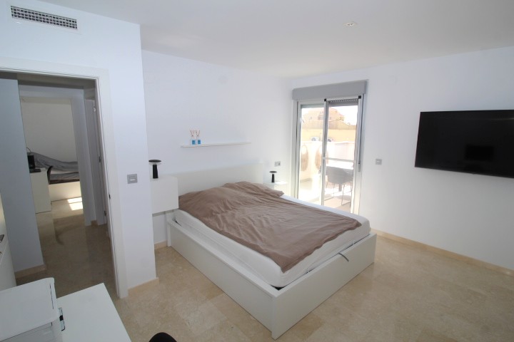 Luxuswohnung in einer Wohnanlage in Villamartin – 2. Etage mit Aufzug