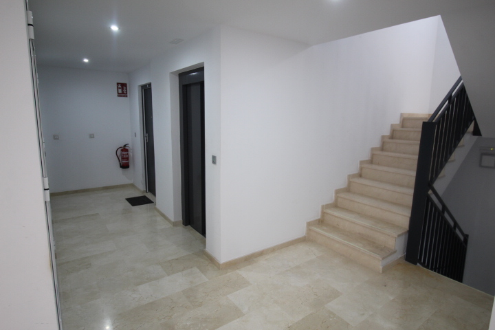 Luxuswohnung in einer Wohnanlage in Villamartin – 2. Etage mit Aufzug