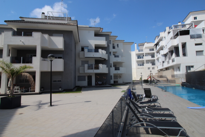 Luxuswohnung in einer Wohnanlage in Villamartin – 2. Etage mit Aufzug
