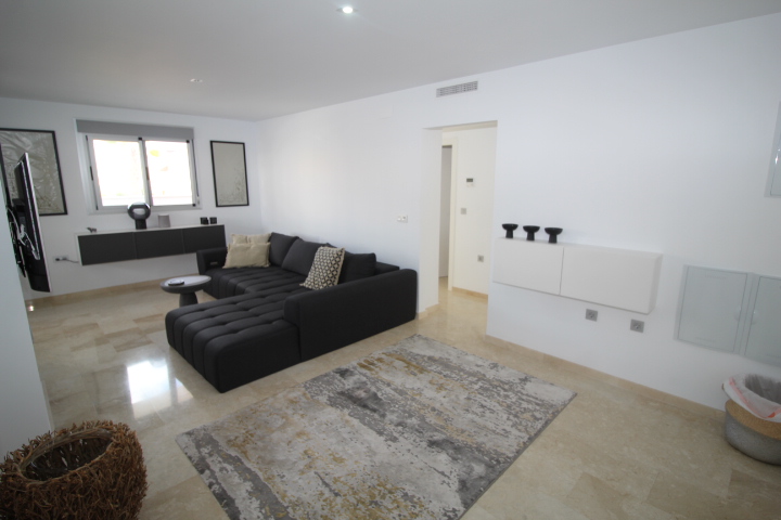 Luxuswohnung in einer Wohnanlage in Villamartin – 2. Etage mit Aufzug