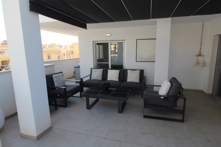 Luxuswohnung in einer Wohnanlage in Villamartin – 2. Etage mit Aufzug