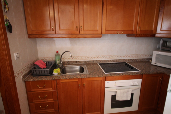 Encantador bungalow adosado de 2 habitaciones y 1 baño, con piscina comunitaria en Montegolf - Villamartin