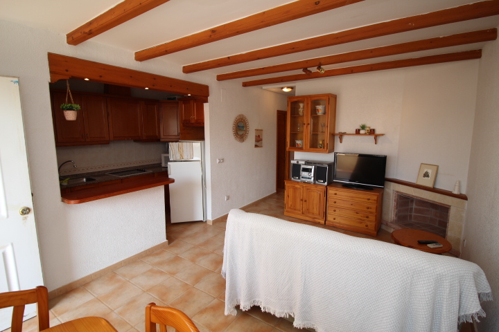 Encantador bungalow adosado de 2 habitaciones y 1 baño, con piscina comunitaria en Montegolf - Villamartin