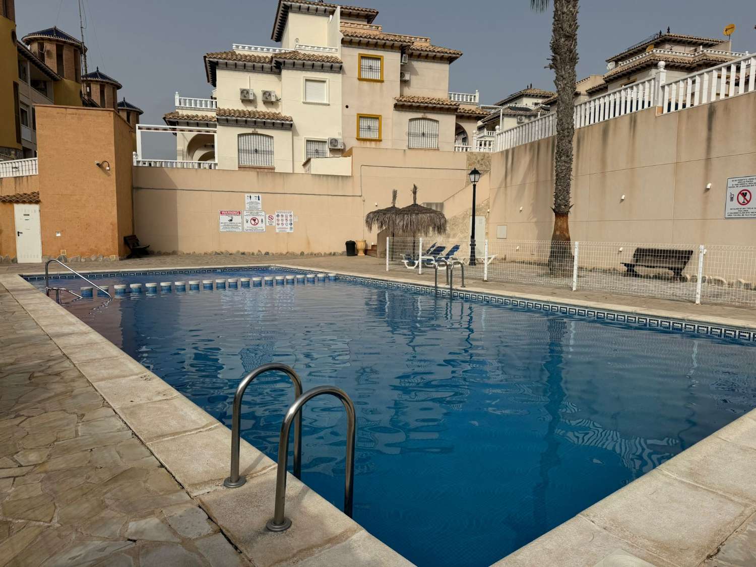 Apartamento bajo En Urb Playa Golf – Los Dolses